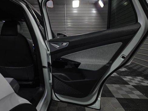 Used 2023 Volkswagen ID.4 2WD image 32