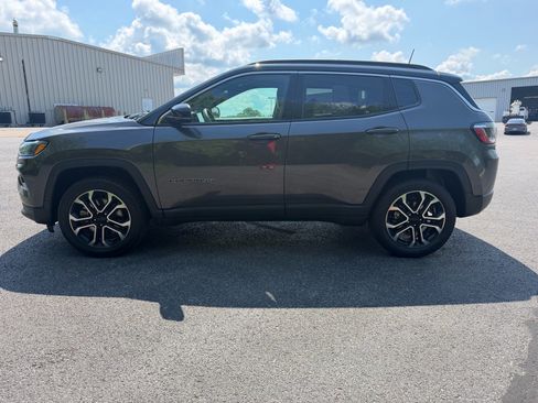 Used 2024 Jeep Compass Limited AWD/4WD image 9