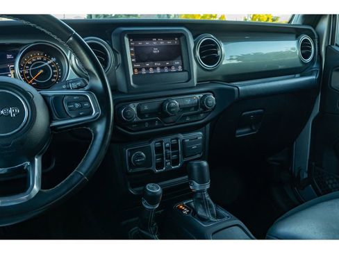 Used 2020 Jeep Gladiator Overland w/ Trailer Tow Package image 23