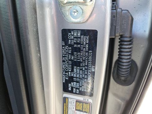 Used 2025 Kia Niro LX FWD image 28