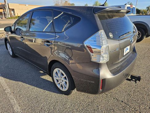 Used 2014 Toyota Prius V Three image 3