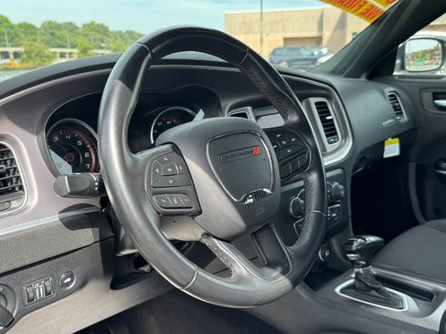 Used 2022 Dodge Charger SXT image 9