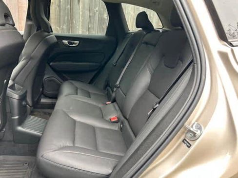 Used 2024 Volvo XC60 T8 Plus w/ Protection Package Premier image 6