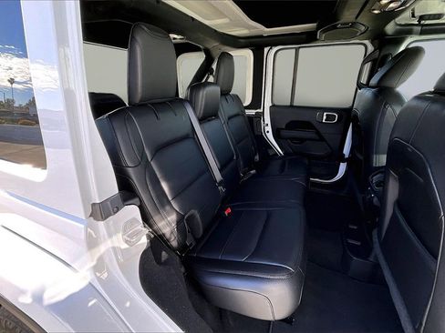Certified 2021 Jeep Wrangler Unlimited Sahara image 28