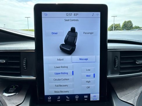 Certified 2020 Ford Explorer Platinum w/ Premium Technology Package AWD/4WD image 9
