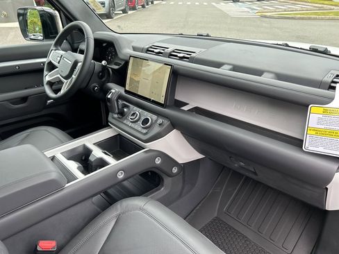 New 2025 Land Rover Defender 130 S image 20