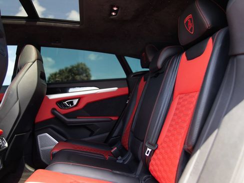 Used 2019 Lamborghini Urus AWD/4WD image 39