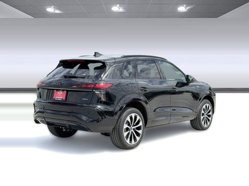 New 2026 Audi Q3 quattro 2.0T image 9