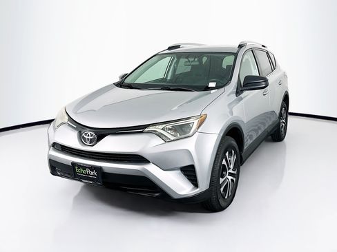 Used 2016 Toyota RAV4 LE FWD image 3
