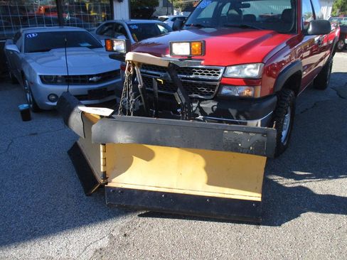 Used 2005 Chevrolet Silverado 3500 4x4 Extended Cab w/ Snow Plow Prep Package image 4