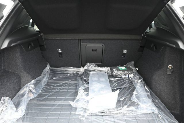 New 2026 Volvo XC40 B5 Ultra w/ Protection Package Premier AWD/4WD image 31