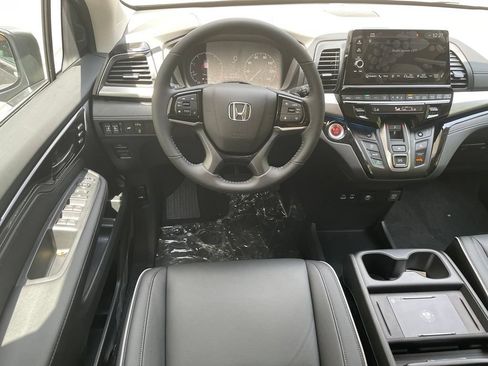 New 2026 Honda Odyssey Touring image 15