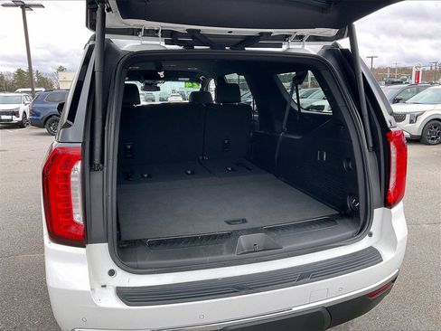 Used 2024 GMC Yukon XL SLT image 37