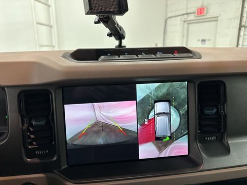 Used 2024 Ford Bronco Wildtrak image 18