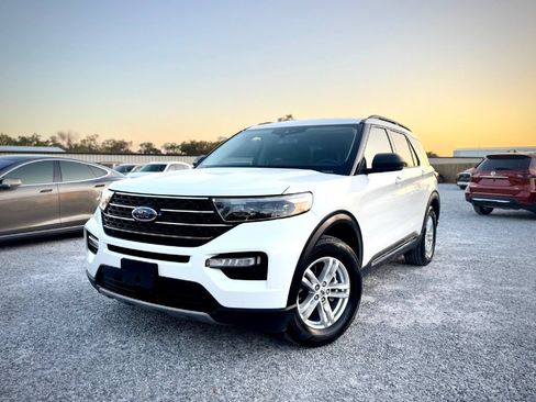 Used 2020 Ford Explorer XLT w/ Equipment Group 202A RWD image 1
