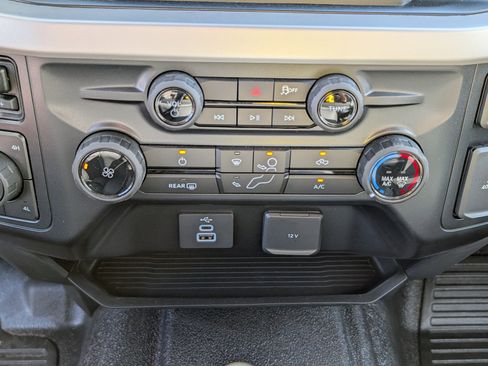 New 2025 Ford F550 4x4 Crew Cab image 32