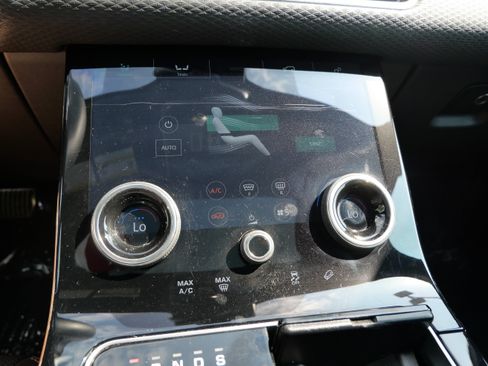 Used 2019 Land Rover Range Rover Velar R-Dynamic SE AWD/4WD image 23