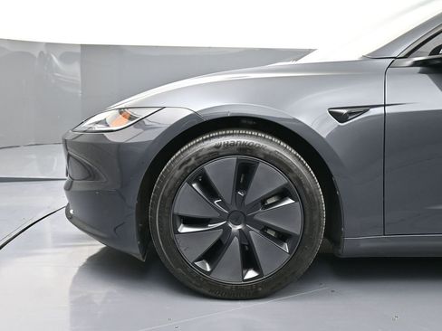 Used 2024 Tesla Model 3 Standard Range image 12