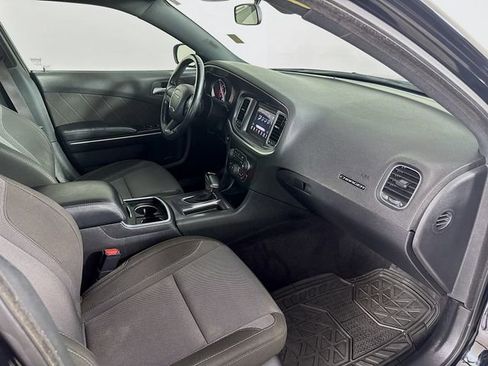 Used 2020 Dodge Charger SXT image 31