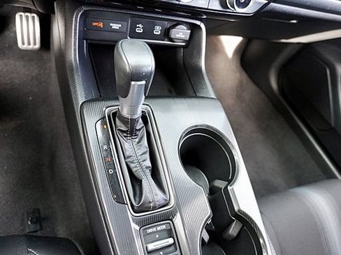 Used 2025 Honda Civic Sport image 29