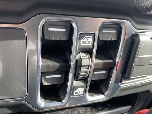 Certified 2024 Jeep Wrangler Sport S image 32