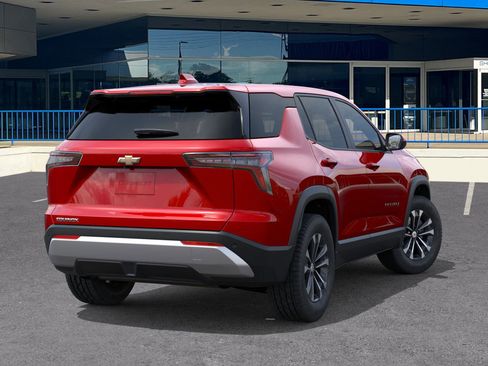 New 2026 Chevrolet Equinox LT image 4