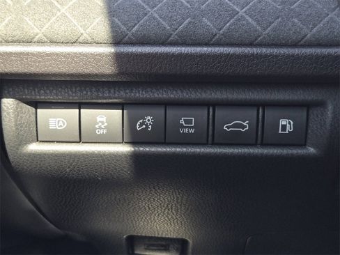 Used 2025 Toyota Camry XLE w/ Premium Plus Package image 24