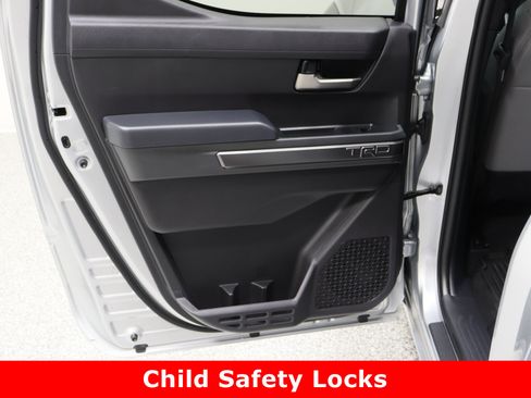 Used 2024 Toyota Tacoma TRD Off-Road image 26