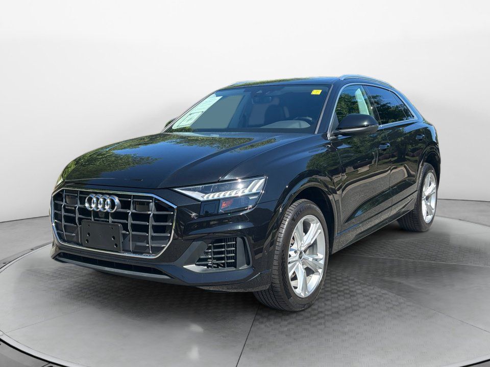 Used 2023 Audi Q8 Premium Plus AWD/4WD image 3