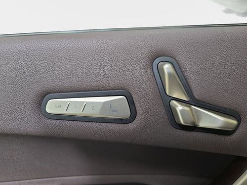 Used 2023 BMW iX xDrive50 w/ Sport Package image 28