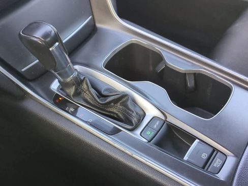 Used 2018 Honda Accord Sport image 29