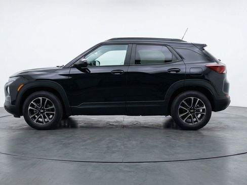 Used 2025 Chevrolet TrailBlazer LT image 5