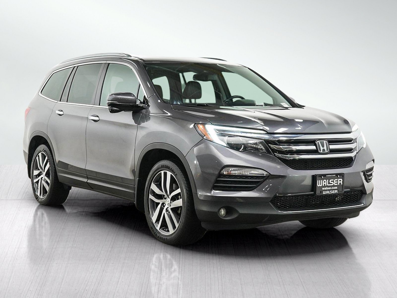 Used 2017 Honda Pilot Touring image 7
