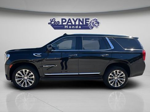 Used 2021 GMC Yukon Denali w/ Denali Premium Package image 3