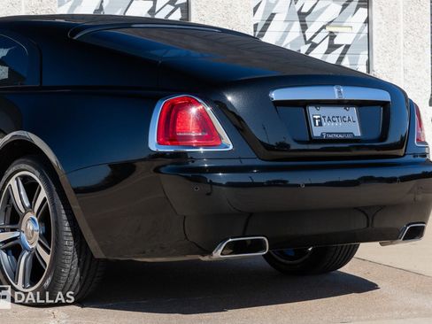 Used 2017 Rolls-Royce Wraith image 13