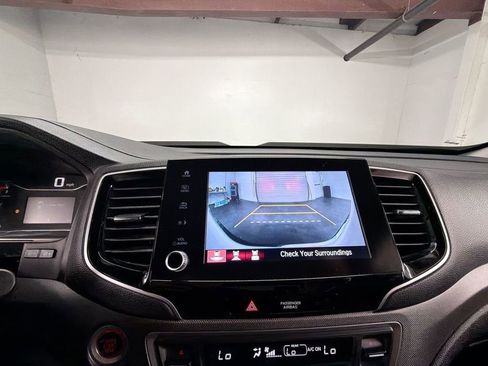Used 2023 Honda Ridgeline Sport image 14