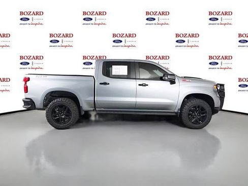 Used 2024 Chevrolet Silverado 1500 LT Trail Boss w/ Convenience Package II image 9