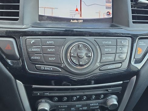 Used 2018 Nissan Pathfinder SV w/ SV Tech Package image 24