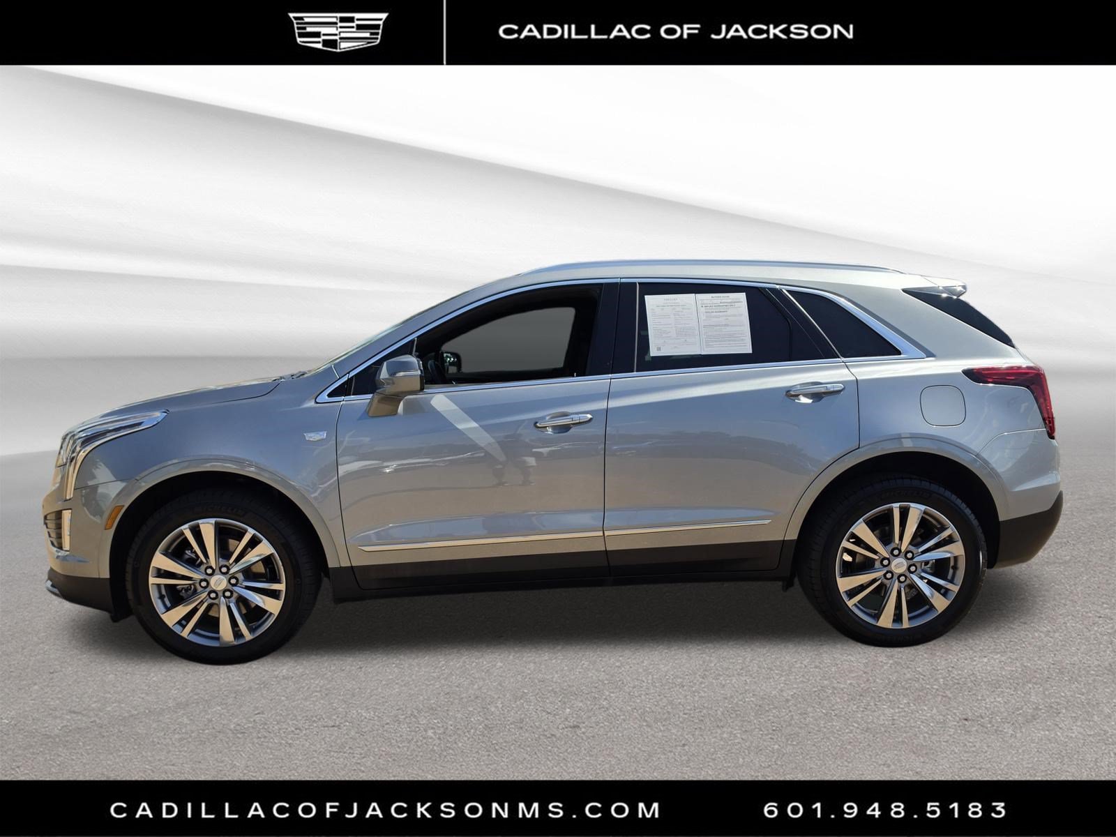 Certified 2025 Cadillac XT5 Premium Luxury FWD image 2