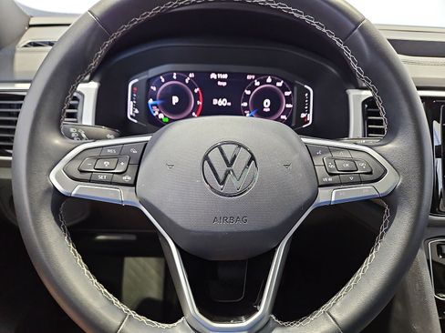 Certified 2023 Volkswagen Atlas Cross Sport SE w/ Panoramic Sunroof Package FWD image 21
