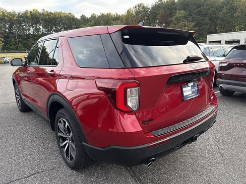 Used 2022 Ford Explorer ST-Line w/ Class IV Trailer Tow Package image 5