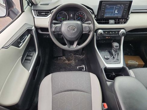 Used 2022 Toyota RAV4 XLE image 11