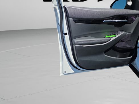 New 2026 Kia Seltos S FWD image 12