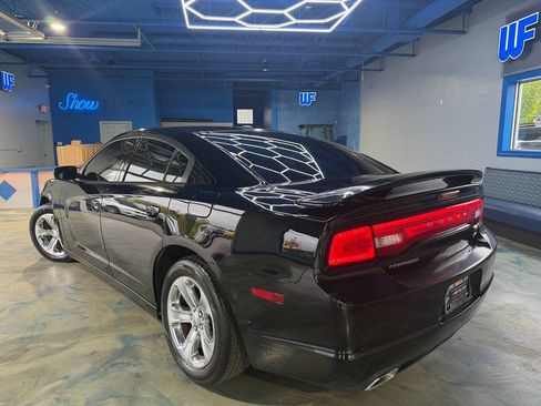 Used 2014 Dodge Charger SXT RWD image 12