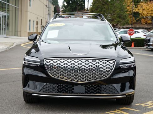 Used 2025 Genesis Electrified GV70 Advanced w/ Prestige Package image 2
