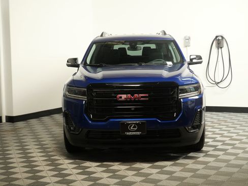 Used 2023 GMC Acadia SLT w/ Elevation Edition image 2