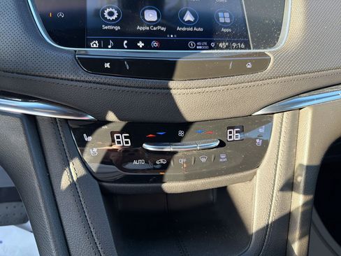 Certified 2022 Cadillac XT5 Premium Luxury image 17