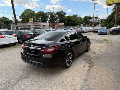 Used 2017 Nissan Altima 2.5 SR FWD image 5