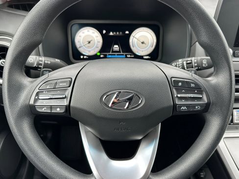 Used 2023 Hyundai Kona SE image 24