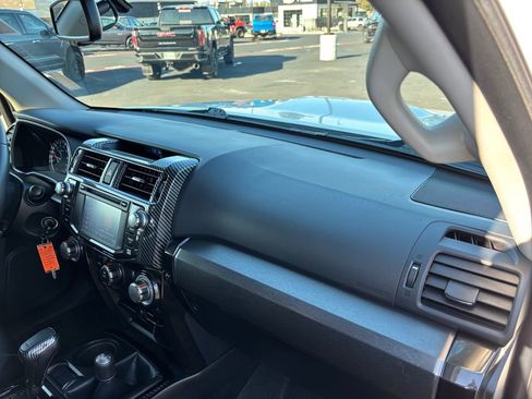 Used 2017 Toyota 4Runner TRD Off-Road Premium image 27